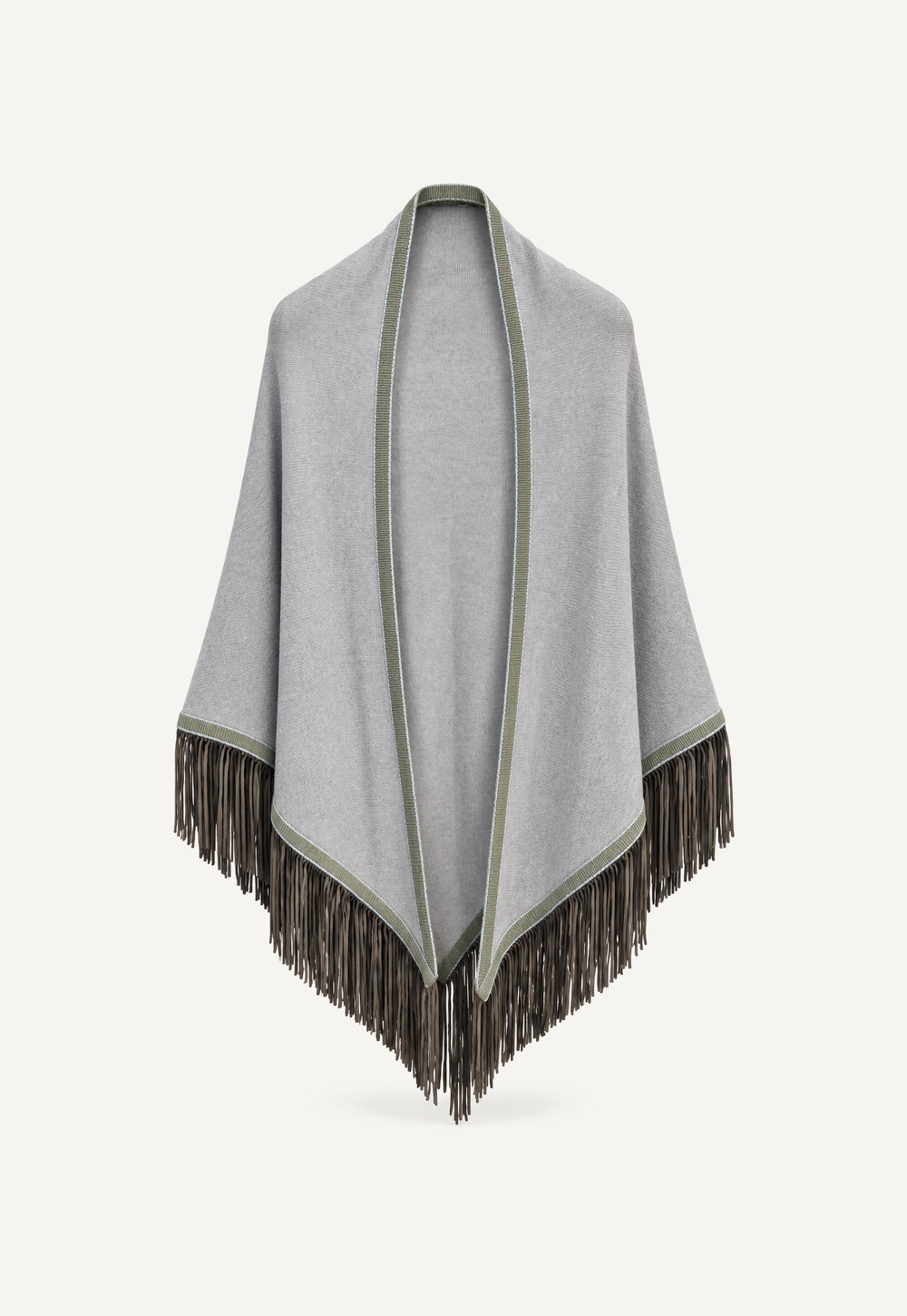 Antonia Zander Triangolo Camoscio – Cashmere triangle shawl in Mistygris with contrasting trim and goat suede leather fringe.
